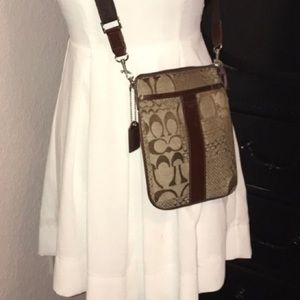 BROWN COACH CROSS BODY